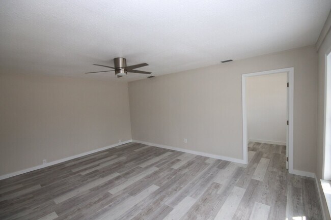Building Photo - Remodeled 3BD/2BA ranch home in Sun City C...