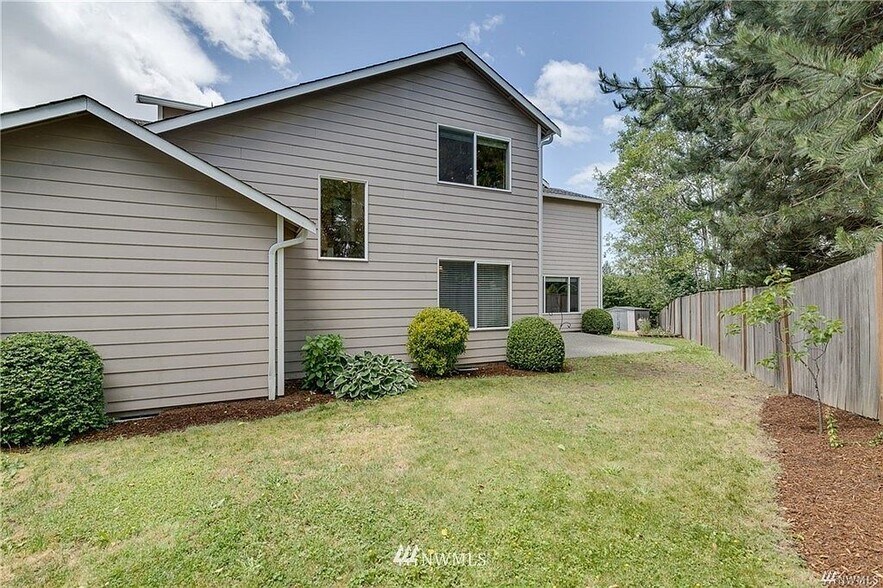 Building Photo - 1809 180th Pl SW