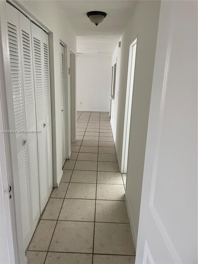 Building Photo - 4310 NW 79th Ave