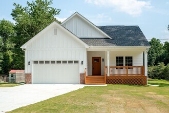 Building Photo - 111 Miller Rd
