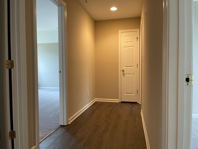 Building Photo - 3635 Pauline Ln