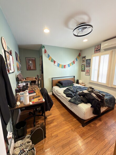 Building Photo - 22 Magnolia Ave