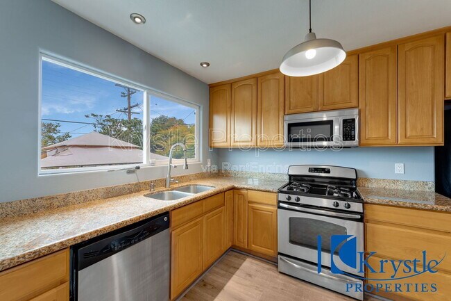 Building Photo - 175 Toyon Dr