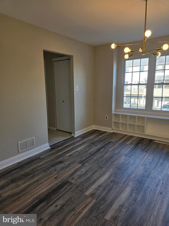 Building Photo - 412 3rd St