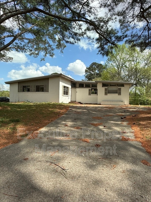 Building Photo - 913 Daniel Cir