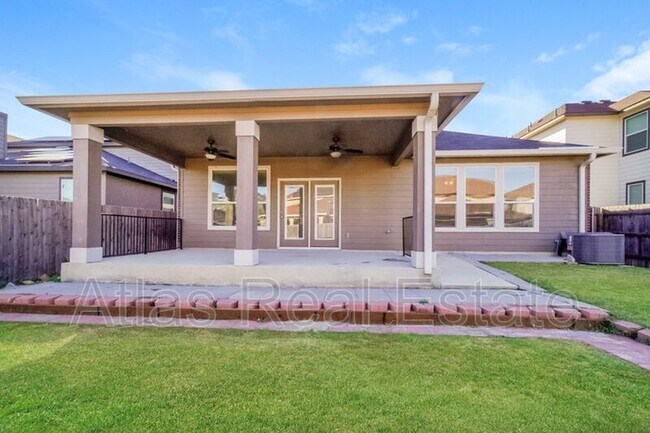 Building Photo - 4711 Montrose Wood