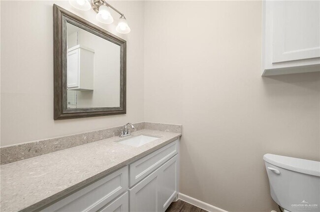 Building Photo - 11 Petri Dr