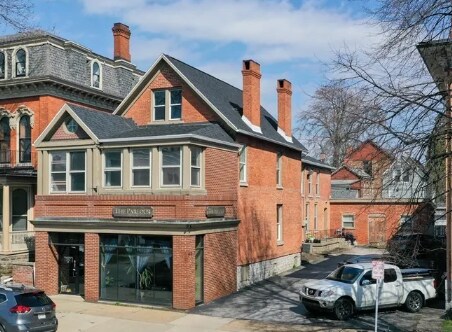 Building Photo - 437 Franklin St