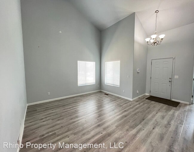 Building Photo - 3 br, 2.5 bath House - 2926 S Sefton Dr