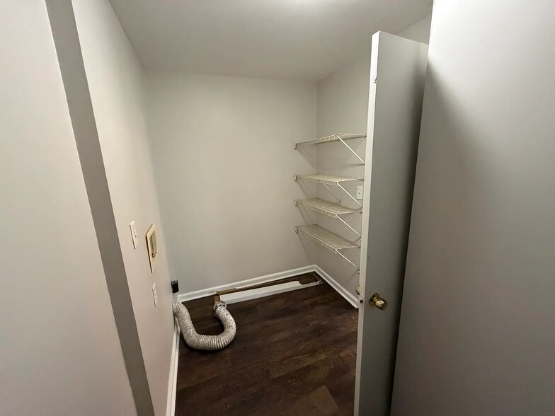 Building Photo - 350 Fennel Wy SW