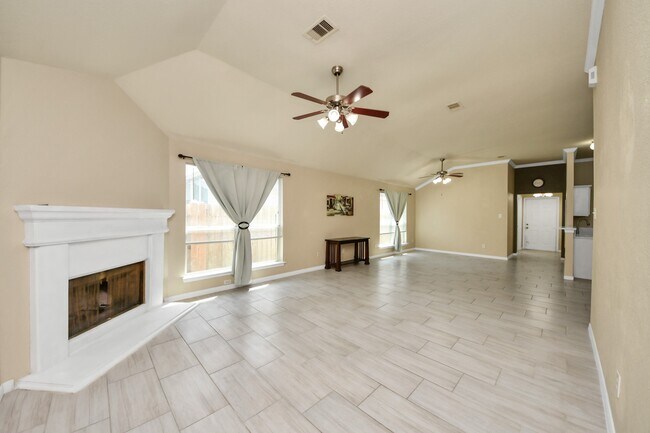 Building Photo - 130 Thunder Basin Dr