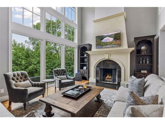 Building Photo - 15700 Portico Dr