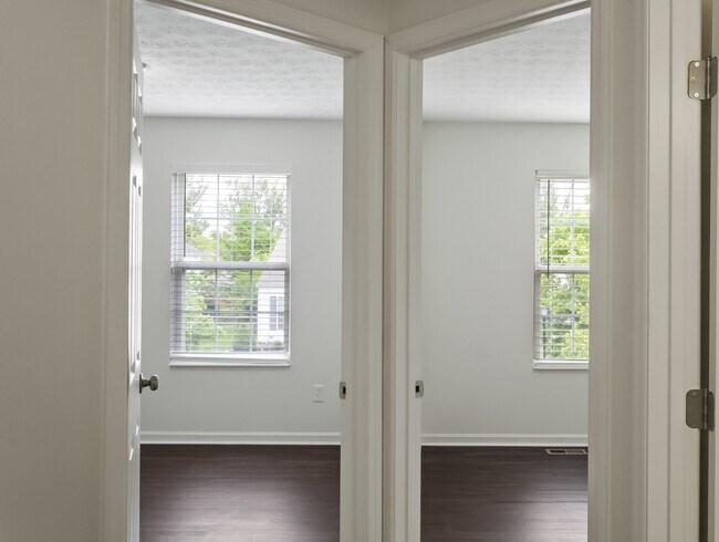 Building Photo - 556 Weeping Willow Ln
