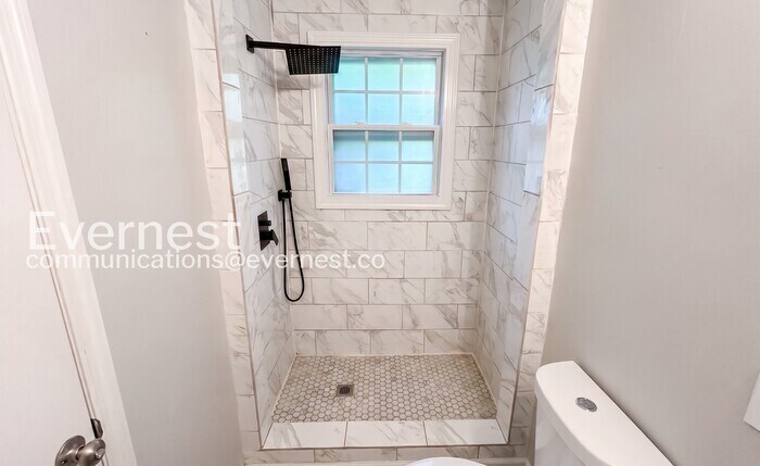 Building Photo - 3250 Cloverwood Dr