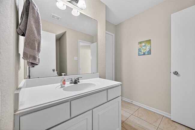 Building Photo - 20123 Windy Stone Dr