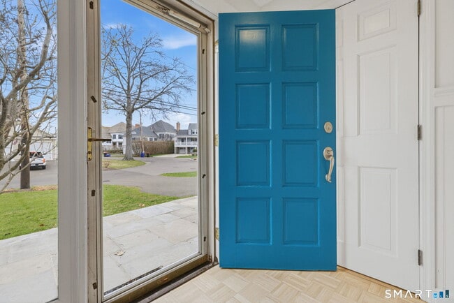 Building Photo - 100 Shorefront Park