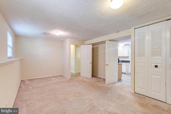 Building Photo - 18304 Swan Stream Dr