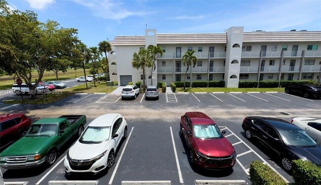 Building Photo - 8280 Sunrise Lakes Blvd