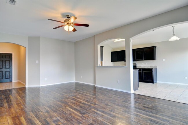 Building Photo - 120 Hamilton Dr