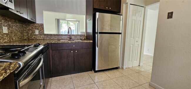 Building Photo - 1464 Springside Dr