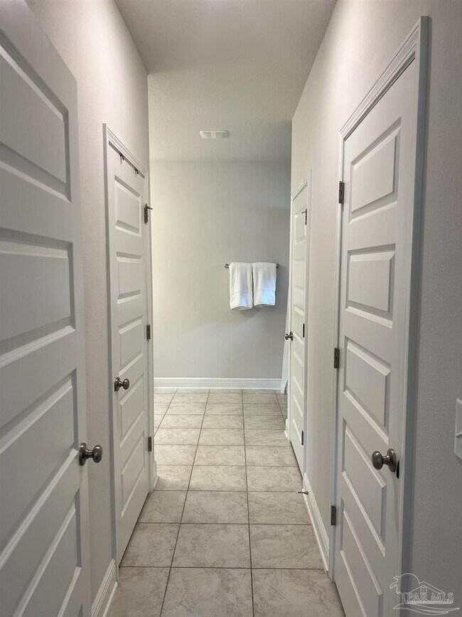 Building Photo - 8026 Burnside Lp