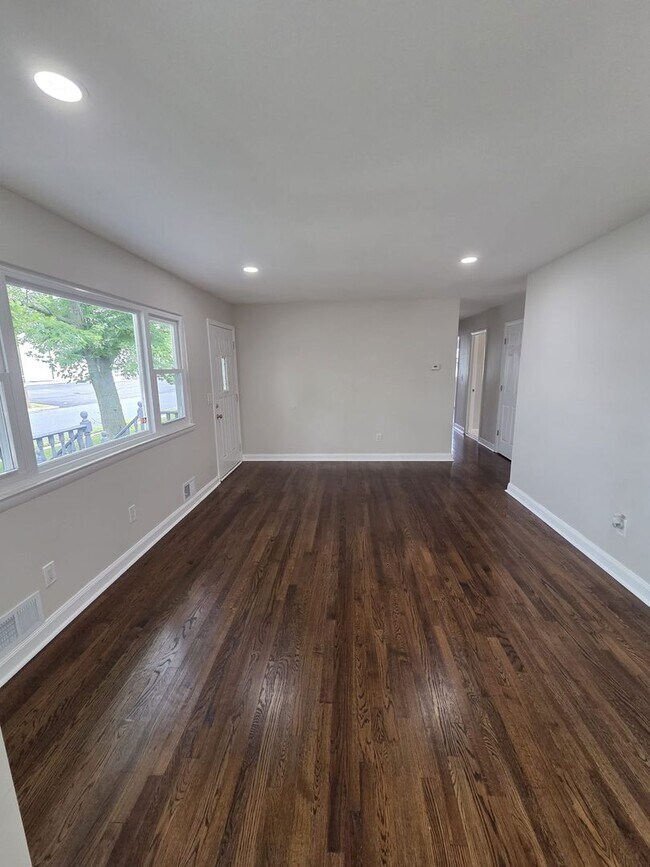 Building Photo - 955 Egret Dr