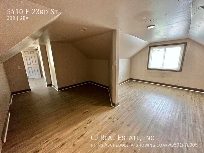 Building Photo - 5410 E 23rd St