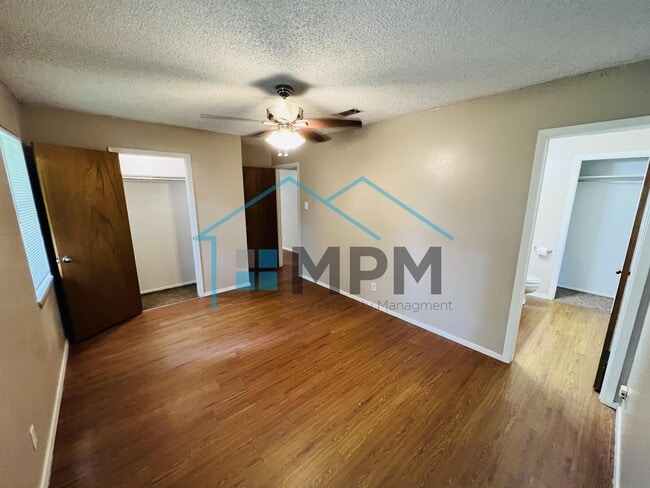 Building Photo - 124 Hardwood Dr