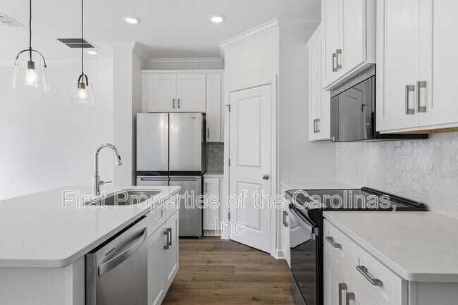 Building Photo - 238 Tiger Lily Dr