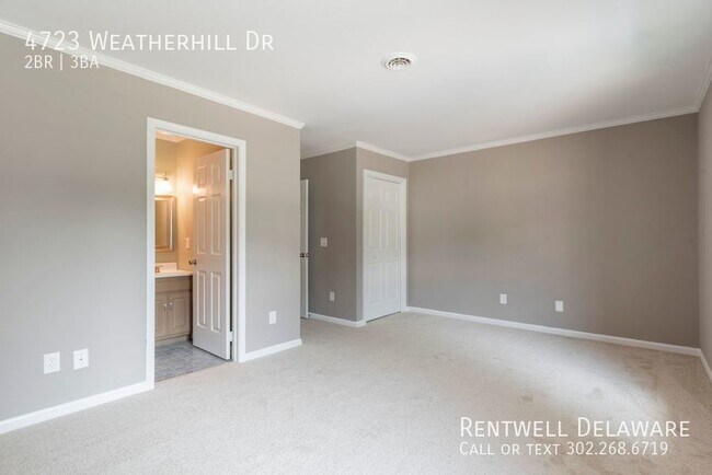 Building Photo - GORGEOUS TOWNHOME