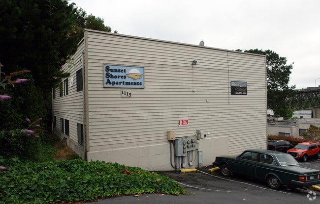 Building Photo - Sunset Shores Apartments