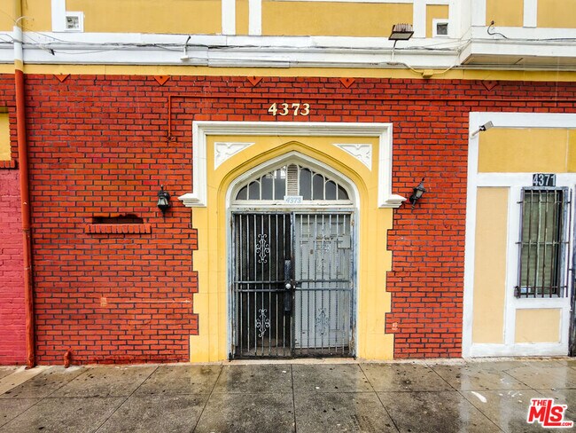 Building Photo - 4367 S Van Ness Ave