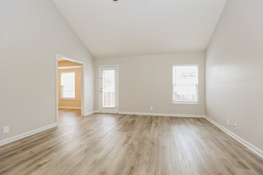 Building Photo - 1114 Sima Shabat Ct