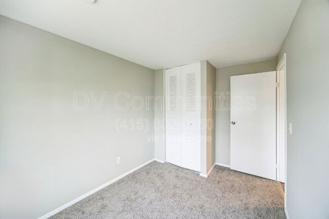 Building Photo - 12174 Glencrest Ct