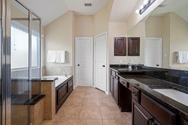 Building Photo - 22407 Emerald Point Ln