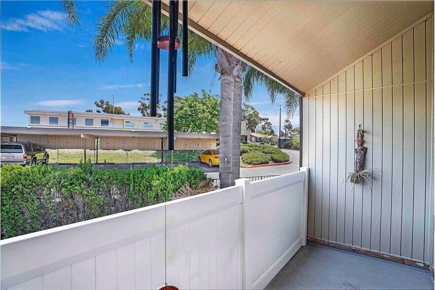 Building Photo - 8026 Linda Vista Rd