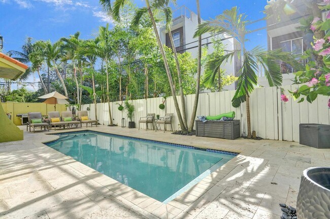 Building Photo - Riverland Road, Fort Lauderdale, FL 33312 - 5 BR 2 BA single-family home