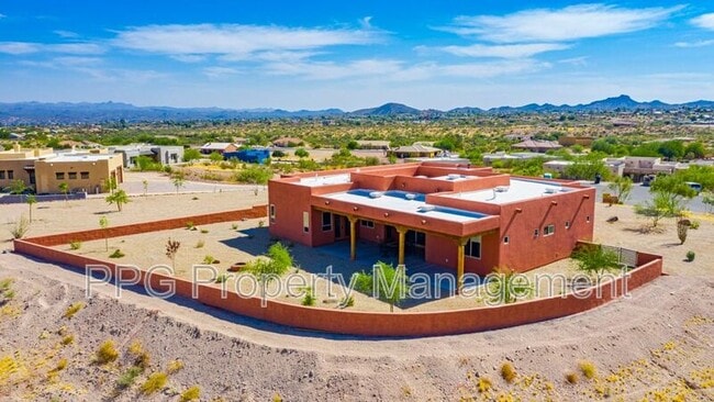 Building Photo - 335 Latigo Way