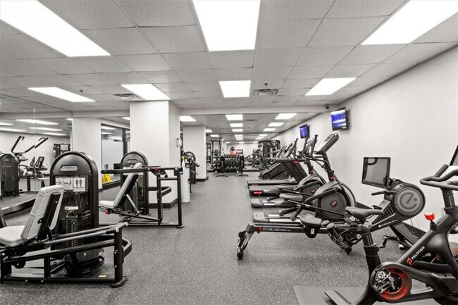 Building Photo - 620 Peachtree St NE