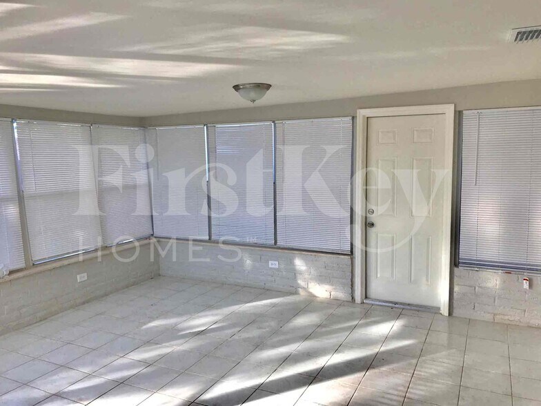 Building Photo - 5850 NW 118th St