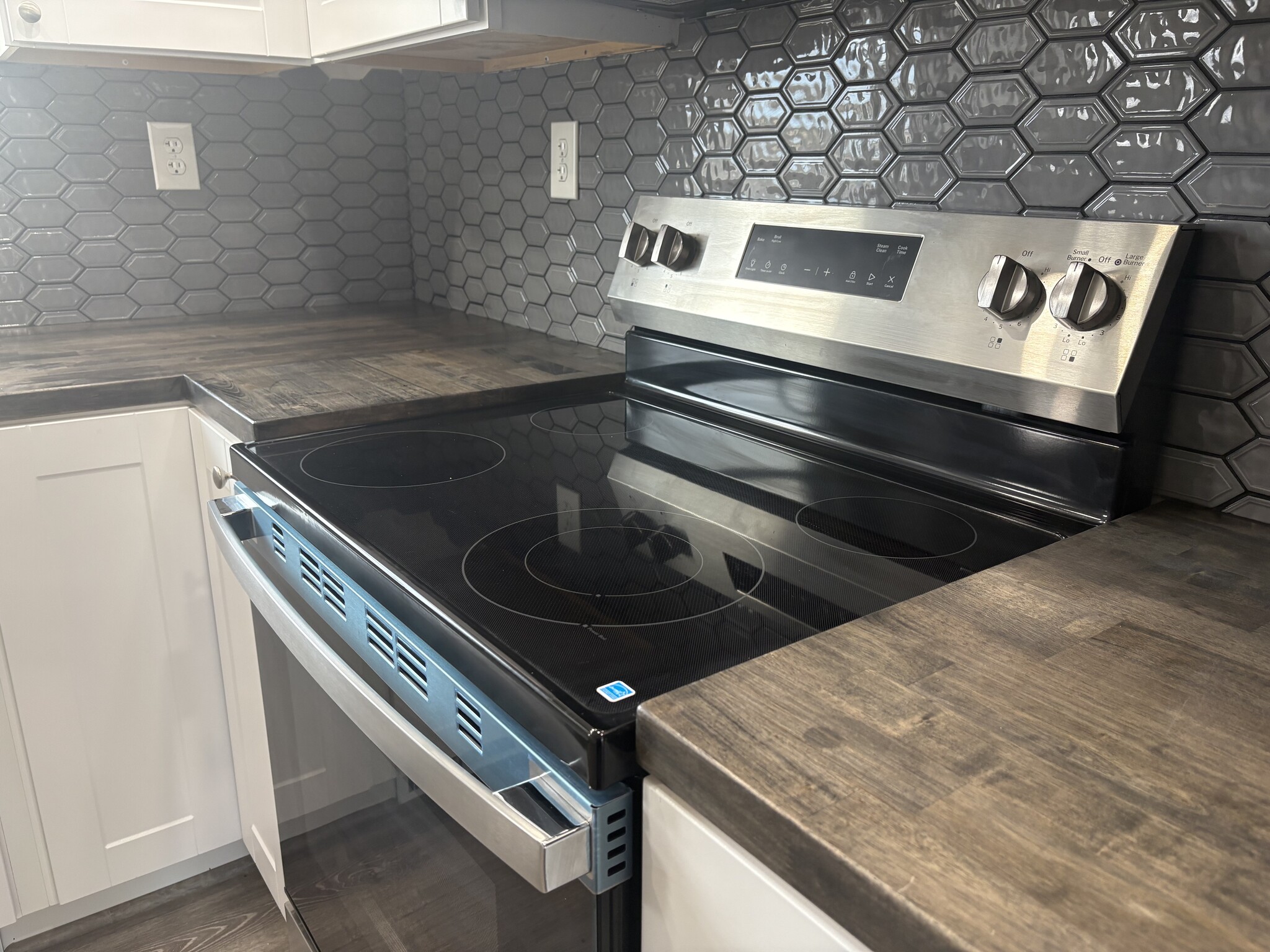 Building Photo - 3140 Springmill West Rd