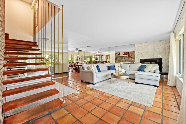 Building Photo - 4620 NE 25th Ave