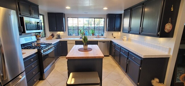 Building Photo - Mandalay Bay Village Private Community 3+3 $5000