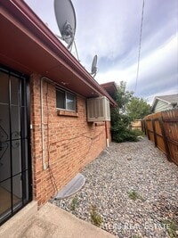 Building Photo - 681 Fraser St