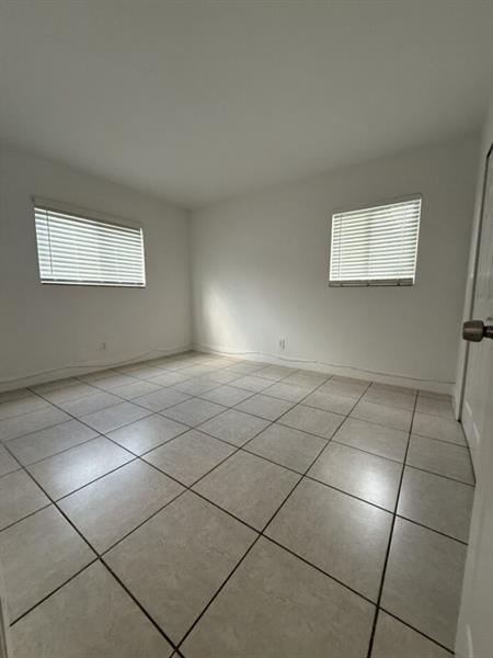 Building Photo - 3009 N Andrews Ave