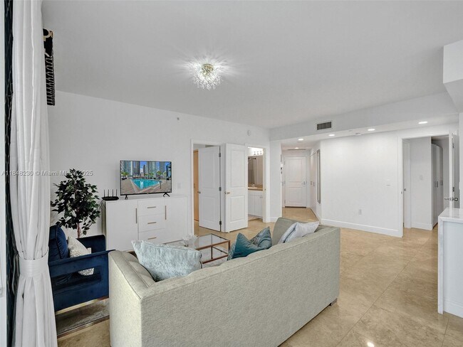 Building Photo - 1250 S Miami Ave
