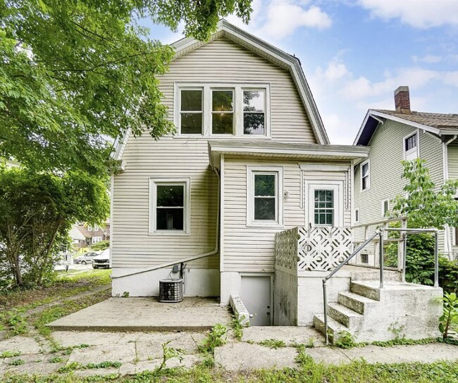 Building Photo - 97 Ehrman Ave