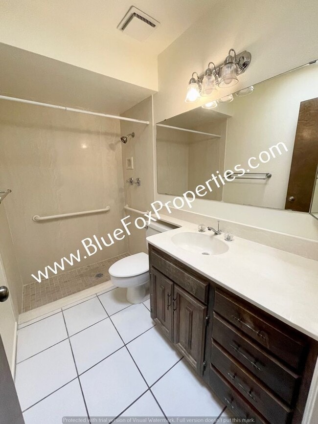 Building Photo - 7876 N Sendero Tres