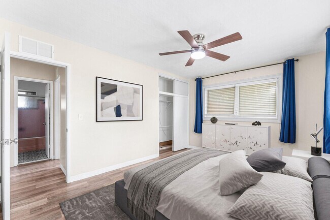 Building Photo - 4780 NE 8th Terrace