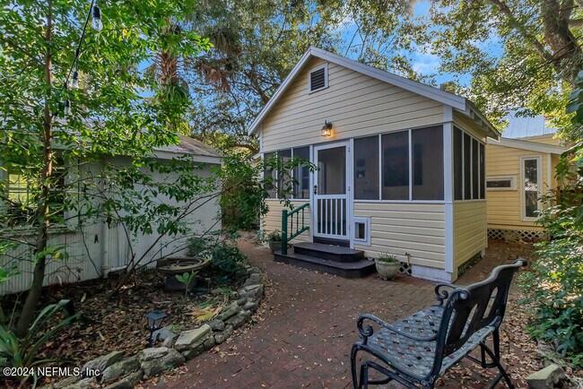 Building Photo - 68 Saragossa St